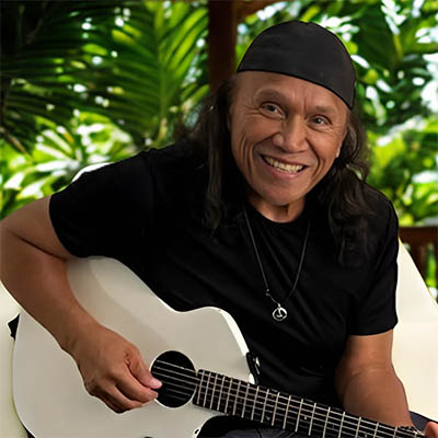 HENRY KAPONO HEADLINES KAPALUA CONCERT SERIES